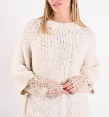 MAGLIONE MORBIDO CON DETTAGLI IN PIZZO